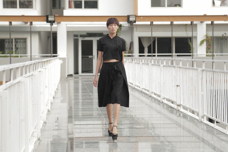 Thanh Hang cang thang tap catwalk cho top 4 Next Top Model-Hinh-7